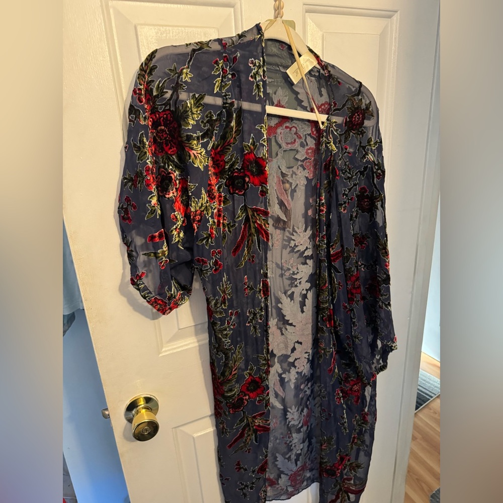 Velvet floral blue kimono